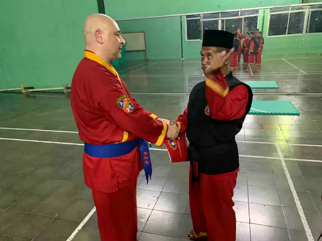Johnny tijdens zijn beëdiging in Yogyakarta